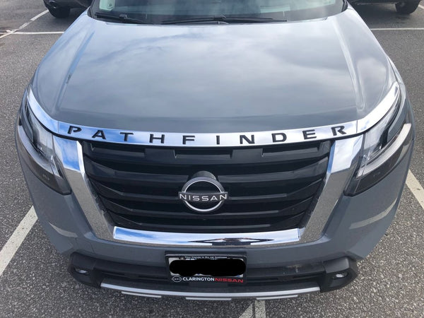 Nissan Pathfinder (SUV) | 2022-2024 | Deflector de capó con logo | #NIPA22DEK